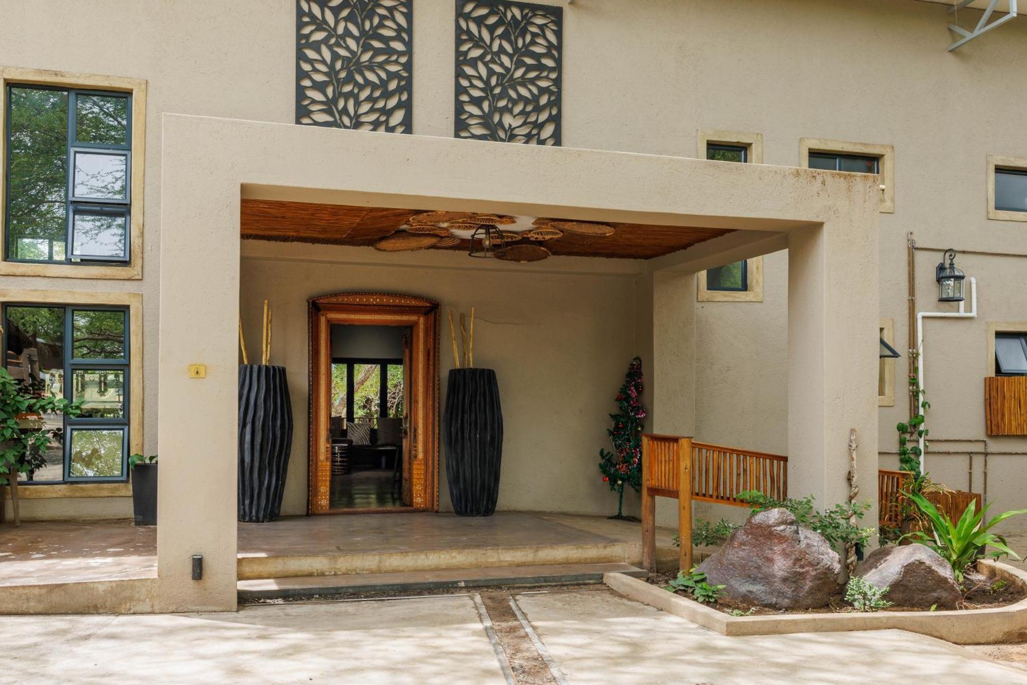 Chobe House Villa And Chalets Kasane Exterior foto