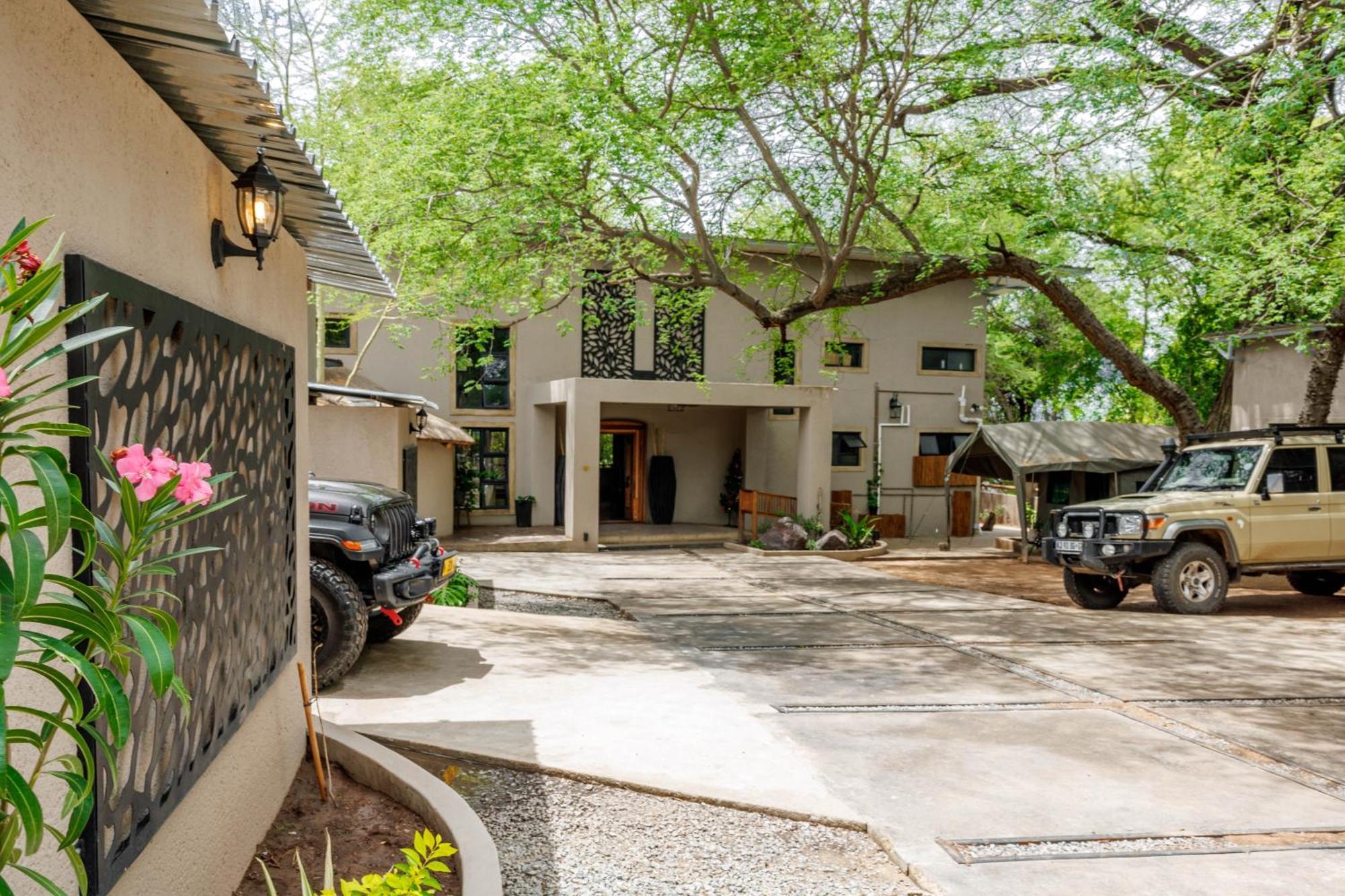 Chobe House Villa And Chalets Kasane Exterior foto